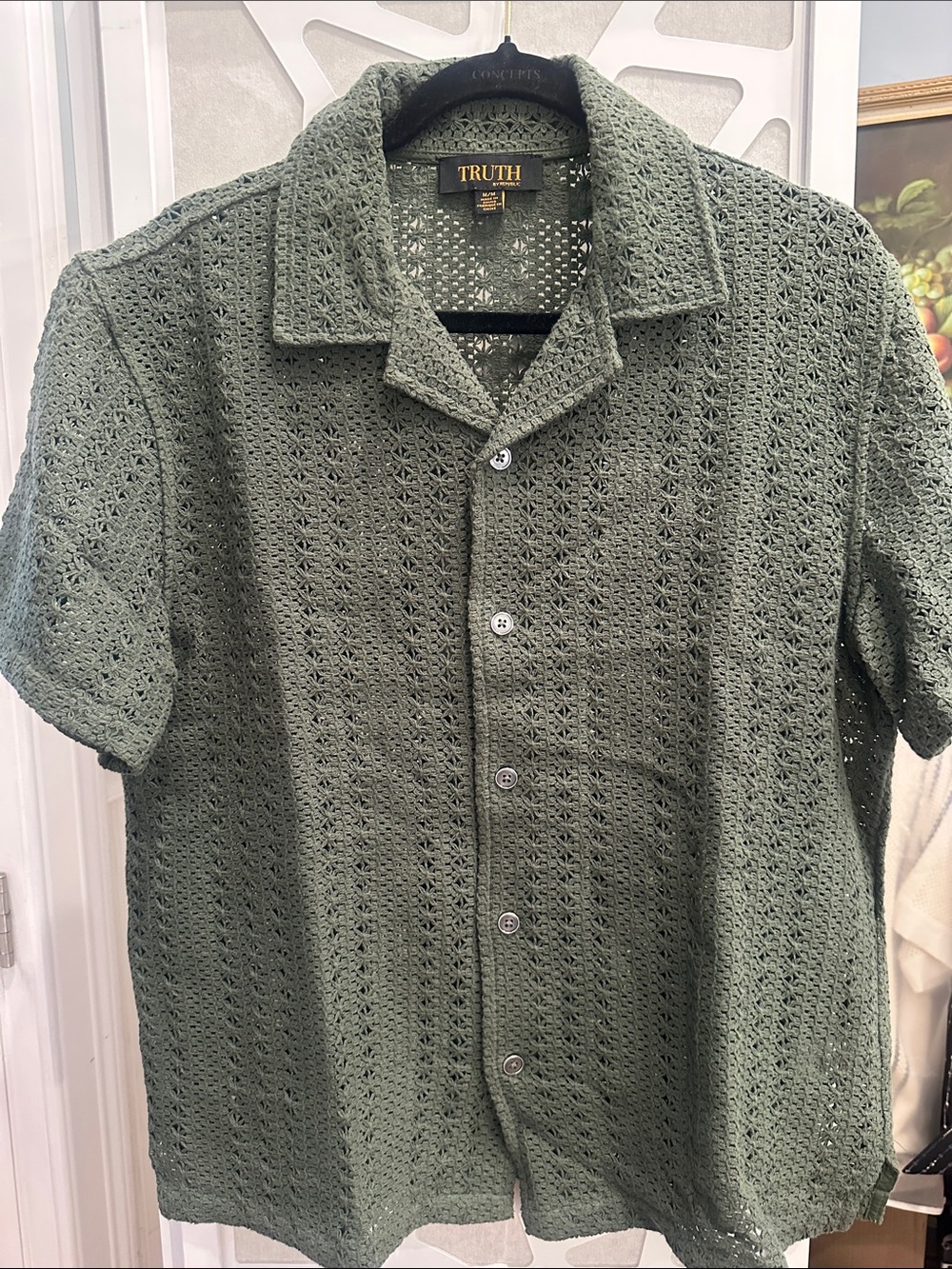 Truth Olive Crochet Short Sleeve Button-Down Shirt (M)